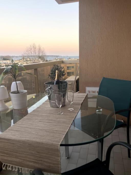 Appartement Vue Mer, 5Min A Pied De La Plage, Parking Prive Vallauris Exterior foto